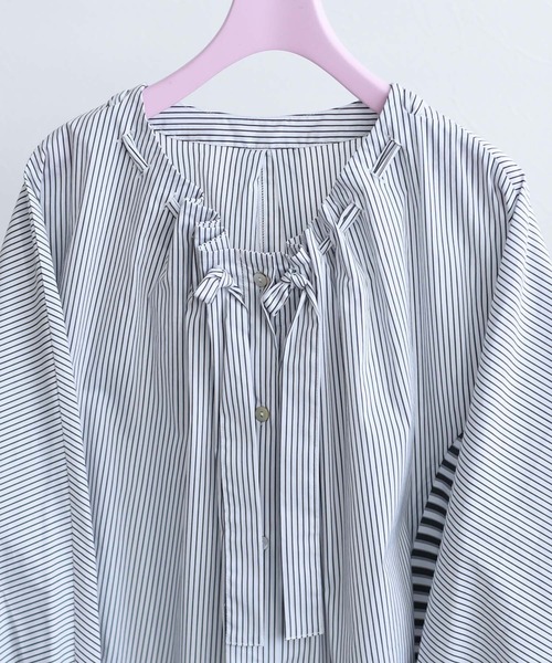 Eimee Law（エイミーロウ）の「ドロストネック ストライプブラウス（シャツ/ブラウス・レディース・オフホワイト/サックスブルー/ブルー・38）」の4枚目の写真