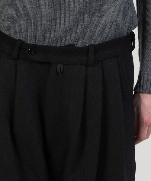 MONITALY(モニタリー)の「MONITALY Triple Tuck Wide Pants ウールナイロン タックパンツ(その他パンツ・メンズ・ブラック/ダークブラウン・32/34)」の14枚目の写真