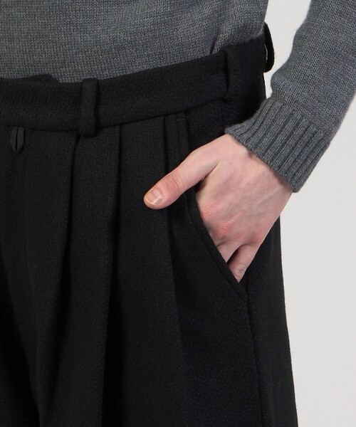 MONITALY(モニタリー)の「MONITALY Triple Tuck Wide Pants ウールナイロン タックパンツ(その他パンツ・メンズ・ブラック/ダークブラウン・32/34)」の13枚目の写真