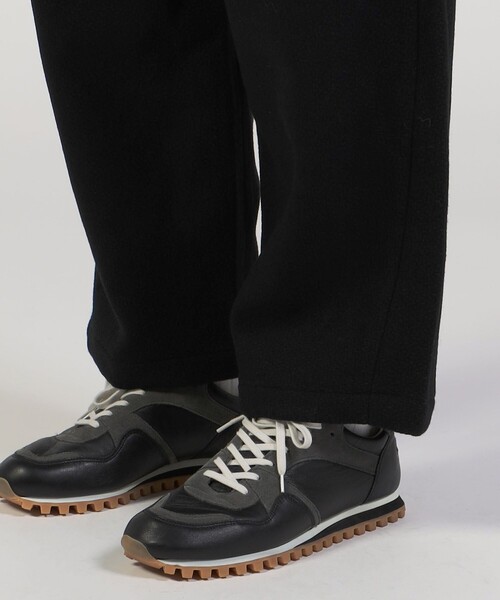 MONITALY(モニタリー)の「MONITALY Triple Tuck Wide Pants ウールナイロン タックパンツ(その他パンツ・メンズ・ブラック/ダークブラウン・32/34)」の4枚目の写真