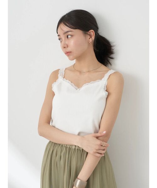 earth music&ecology(アースミュージックアンドエコロジー)の「2WAYスクエア&Ⅴネックネックレースタンクトップ(インナーウェア/肌着・レディース・オフホワイト/ブラック/ベージュ/ピンク・S/M)」の6枚目の写真