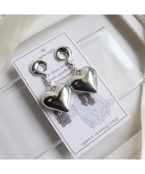 tone(トーン)の「【88eighty-eight】BIGハートシルバーピアス【import】(MA)(ピアス(両耳用)・レディース・シルバー・FREE)」の2枚目の写真