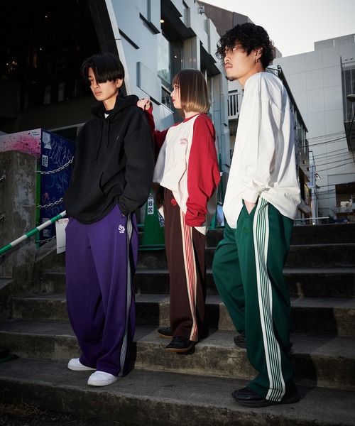 kutir（クティール）の「サイドラインワイドトラックパンツ（その他パンツ・メンズ・パープル/ブラウン/グリーン・SMALL/MEDIUM/LARGE）」の5枚目の写真