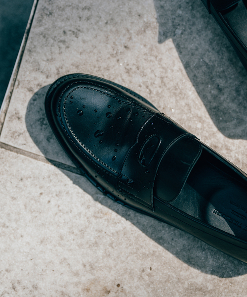 HIROSHI TSUBOUCHI(ヒロシツボウチ)の「【HIROSHI TSUBOUCHI / ヒロシ ツボウチ】別注 ゴアバーン ローファー(ローファー・メンズ・ブラック/ブラウン・7/9/8/100)」の3枚目の写真