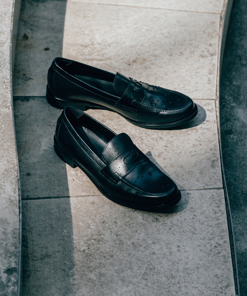 HIROSHI TSUBOUCHI(ヒロシツボウチ)の「【HIROSHI TSUBOUCHI / ヒロシ ツボウチ】別注 ゴアバーン ローファー(ローファー・メンズ・ブラック/ブラウン・7/9/8/100)」の5枚目の写真