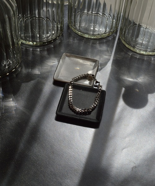 BROTHERHOOD(ブラザーフッド)の「【BROTHERHOOD】ハードテトラヒードンブレス「サージカルステンレス」(ブレスレット・メンズ・シルバー・FREE)」の2枚目の写真