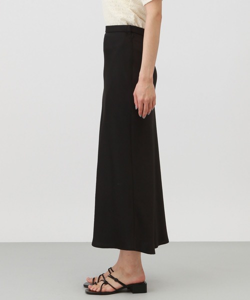 A part by（アパートバイ）の「サテンナロースカート（スカート・レディース・ベージュ/ブラック・MEDIUM/LARGE）」の11枚目の写真