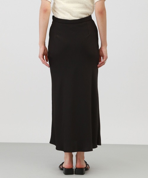 A part by（アパートバイ）の「サテンナロースカート（スカート・レディース・ベージュ/ブラック・MEDIUM/LARGE）」の12枚目の写真