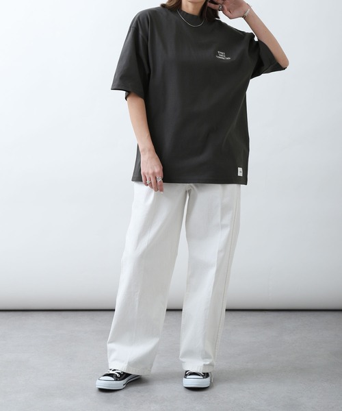 UNCORD（アンコード）の「【UNCORD】One point mock neck T-shirt/ ワンポイント胸刺繍モックネックビッグシルエット半袖Tシャツ（Tシャツ/カットソー・メンズ・杢グレー/グリーン/ホワイト/チャコール/ブラック・MEDIUM/X-LARGE/LARGE）」の15枚目の写真