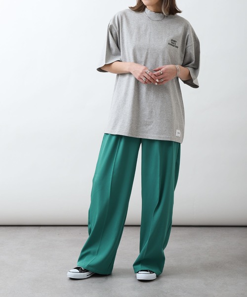 UNCORD（アンコード）の「【UNCORD】One point mock neck T-shirt/ ワンポイント胸刺繍モックネックビッグシルエット半袖Tシャツ（Tシャツ/カットソー・メンズ・杢グレー/グリーン/ホワイト/チャコール/ブラック・MEDIUM/X-LARGE/LARGE）」の6枚目の写真