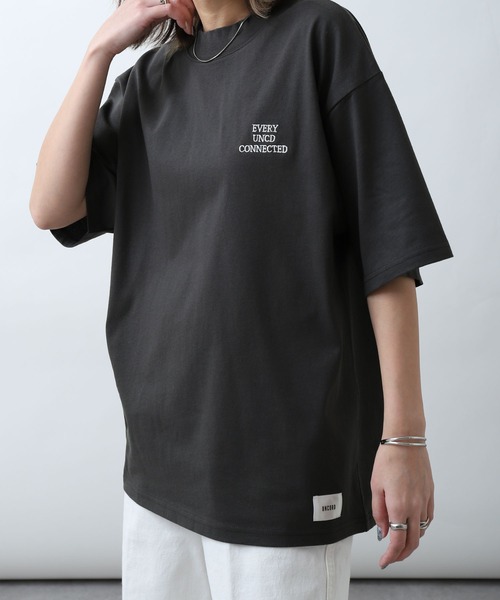 UNCORD（アンコード）の「【UNCORD】One point mock neck T-shirt/ ワンポイント胸刺繍モックネックビッグシルエット半袖Tシャツ（Tシャツ/カットソー・メンズ・杢グレー/グリーン/ホワイト/チャコール/ブラック・MEDIUM/X-LARGE/LARGE）」の14枚目の写真