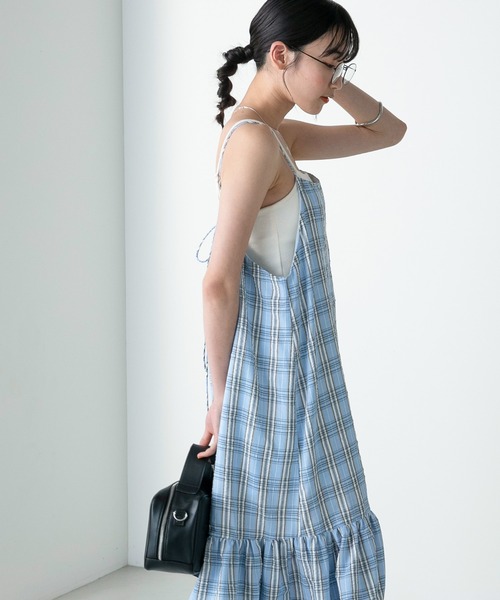 forksy.(フォルクシー)の「【forksy.】バックオープンチェックティアードキャミワンピース(ワンピース・レディース・ブラック/イエロー/ブルー・FREE)」の22枚目の写真