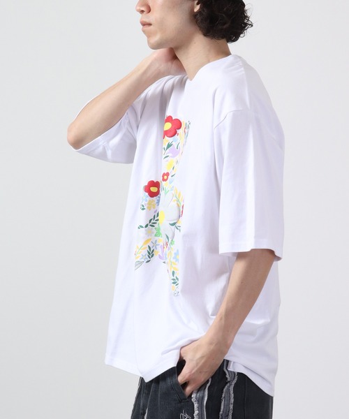 RE730（アールイーセブンサーティー）の「RE730 フラワー ベアコラージュプリント半袖Tシャツ（Tシャツ/カットソー・メンズ・ホワイト/ブラック・L/XL/M）」の5枚目の写真