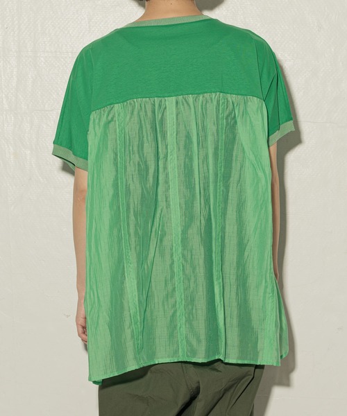 ottilie（オティーリエ）の「tricot tricot 異素材ドルマンプルオーバー ★（Tシャツ/カットソー・レディース・ベージュ/ブラック/グリーン/オフホワイト・FREE）」の5枚目の写真