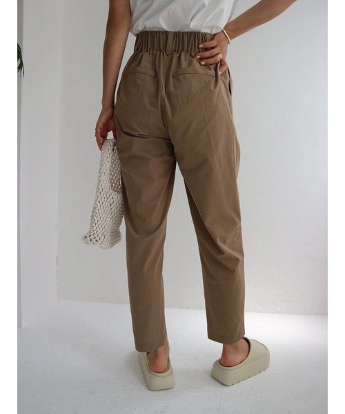 TRUNC(トランクエイティーエイト)の「Ice Touch Tapered Pants(その他パンツ・レディース・グレイッシュベージュ/ブラック・FREE)」の3枚目の写真