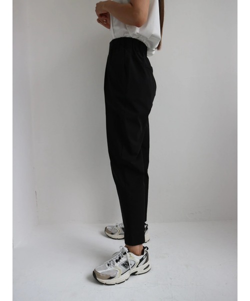 TRUNC(トランクエイティーエイト)の「Ice Touch Tapered Pants(その他パンツ・レディース・グレイッシュベージュ/ブラック・FREE)」の4枚目の写真
