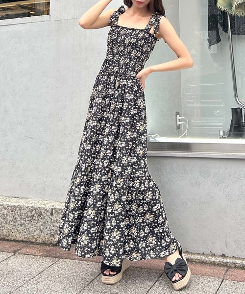 INGNI(イング)の「花柄シャーリング/ワンピース(ワンピース・レディース・ブラック/アイボリー・M)」の11枚目の写真