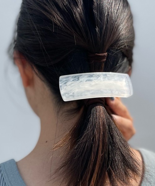 tone(トーン)の「【KuKuLu TOKYO】クリア×マーブル 積層 スクエア バレッタ(バレッタ/ヘアクリップ・レディース・ホワイト/イエロー/ブルー・FREE)」の5枚目の写真
