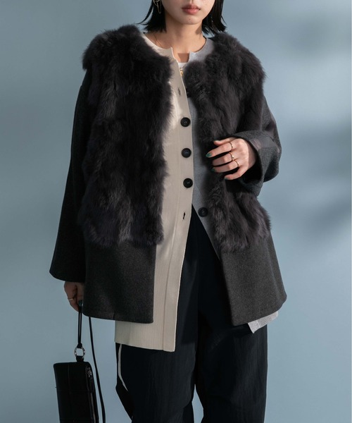 Eimee Law（エイミーロウ）の「ファー&メルトン ミドル丈コート（その他アウター・レディース・チャコールグレー/ライトベージュ/グレイッシュベージュ・38）」の9枚目の写真