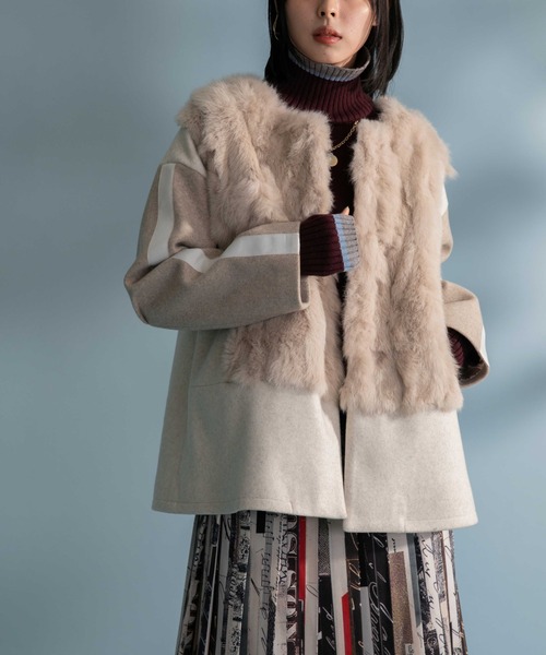 Eimee Law（エイミーロウ）の「ファー&メルトン ミドル丈コート（その他アウター・レディース・チャコールグレー/ライトベージュ/グレイッシュベージュ・38）」の4枚目の写真