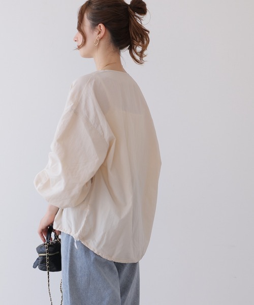 frames RAY CASSIN(フレームスレイカズン)の「ノーカラーバルーンスリーブブルゾン(ブルゾン・レディース・スミクロ/キナリ/グレイッシュベージュ・FREE)」の6枚目の写真