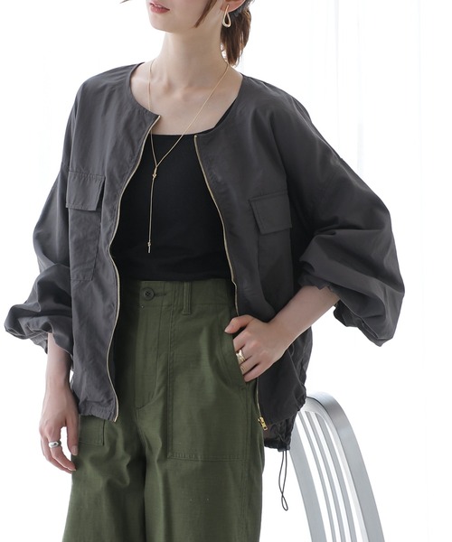 frames RAY CASSIN(フレームスレイカズン)の「ノーカラーバルーンスリーブブルゾン(ブルゾン・レディース・スミクロ/キナリ/グレイッシュベージュ・FREE)」の10枚目の写真