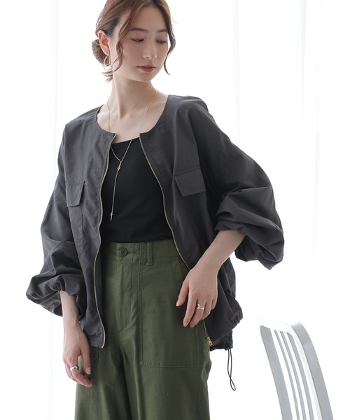 frames RAY CASSIN(フレームスレイカズン)の「ノーカラーバルーンスリーブブルゾン(ブルゾン・レディース・スミクロ/キナリ/グレイッシュベージュ・FREE)」の12枚目の写真