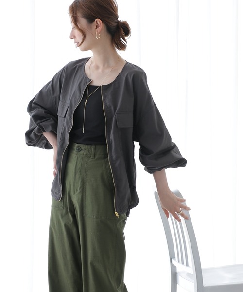 frames RAY CASSIN(フレームスレイカズン)の「ノーカラーバルーンスリーブブルゾン(ブルゾン・レディース・スミクロ/キナリ/グレイッシュベージュ・FREE)」の13枚目の写真