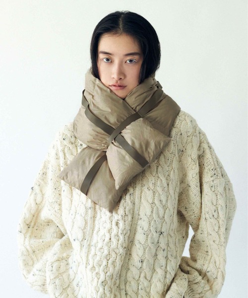 CONTROL FREAK(コントロールフリーク)の「CONTROL FREAK(コントロールフリーク)ダウン風テープ付きマフラー(マフラー・レディース・ベージュ/ブラック/グリーン・FREE)」の3枚目の写真