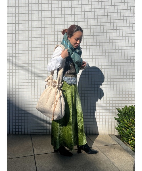 CONTROL FREAK(コントロールフリーク)の「CONTROL FREAK(コントロールフリーク)ダウン風テープ付きマフラー(マフラー・レディース・ベージュ/ブラック/グリーン・FREE)」の6枚目の写真