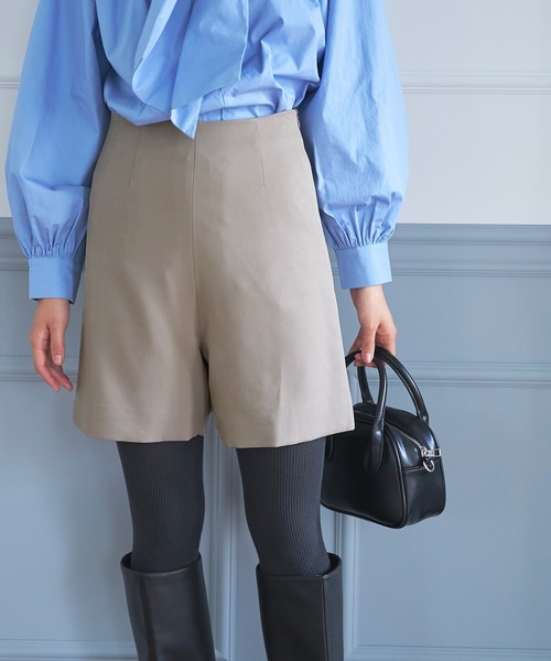 coca(coca)(コカ)の「ハイウエストショートパンツ(その他パンツ・レディース・ブラック/グレイッシュベージュ・M/L)」の2枚目の写真