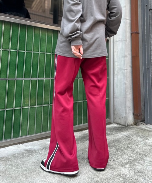 mi via loca（ミヴィアロカ）の「サイドラインジャージフレアパンツ