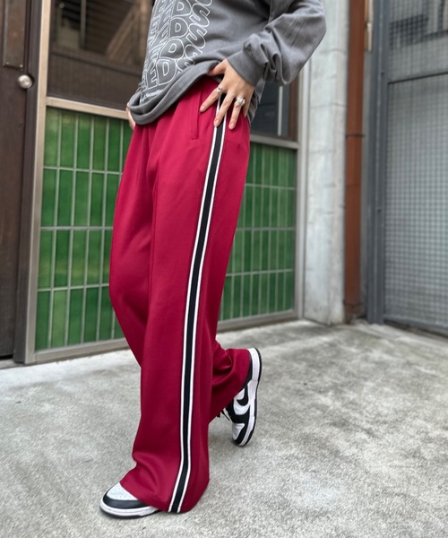 mi via loca（ミヴィアロカ）の「サイドラインジャージフレアパンツ