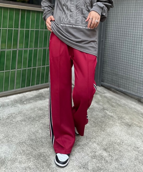 mi via loca（ミヴィアロカ）の「サイドラインジャージフレアパンツ