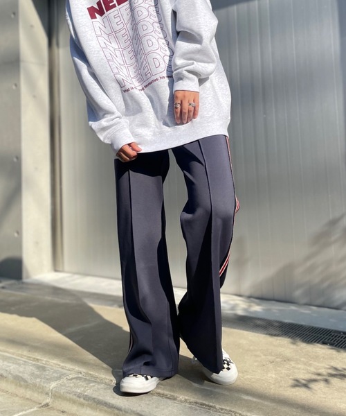 mi via loca（ミヴィアロカ）の「サイドラインジャージフレアパンツ