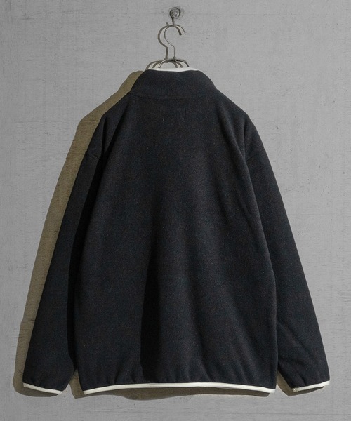 GLOVE HOUSE（グローブハウス）の「【a】ワンポイント刺繍 パイピング フリースハーフジッププルオーバー（スウェット・メンズ・ベージュ/アイボリー/チャコールグレー/ブラック・X-LARGE/LARGE/MEDIUM）」の7枚目の写真