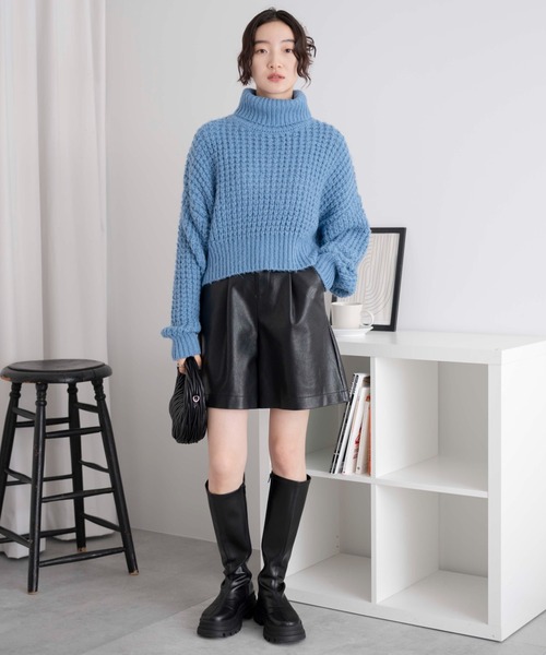 WEGO（ウィゴー）の「WEGO/タートルネックワッフルショートプルオーバー（ニット/セーター・レディース・ブルー/オフホワイト/ブラック・FREE）」の6枚目の写真