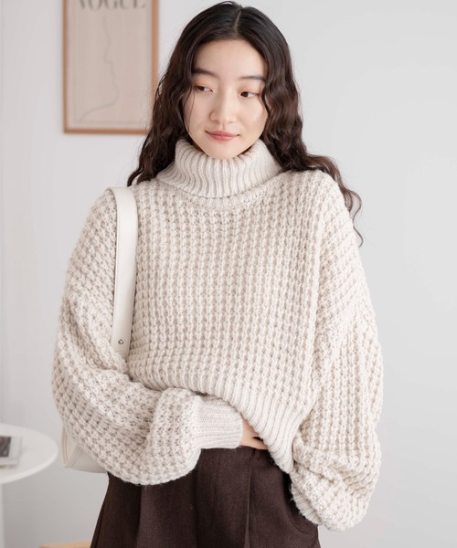 WEGO（ウィゴー）の「WEGO/タートルネックワッフルショートプルオーバー（ニット/セーター・レディース・ブルー/オフホワイト/ブラック・FREE）」の11枚目の写真