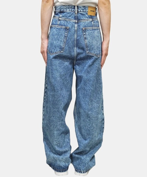 HED MAYNER（ヘドメイナー）の「【HED MAYNER】 PLEATED DENIM（デニムパンツ・メンズ・ブルー・MEDIUM/LARGE/SMALL）」の4枚目の写真