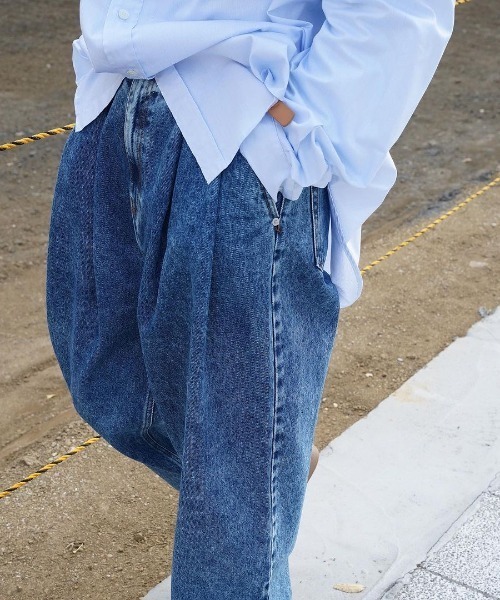 HED MAYNER（ヘドメイナー）の「【HED MAYNER】 PLEATED DENIM（デニムパンツ・メンズ・ブルー・MEDIUM/LARGE/SMALL）」の11枚目の写真