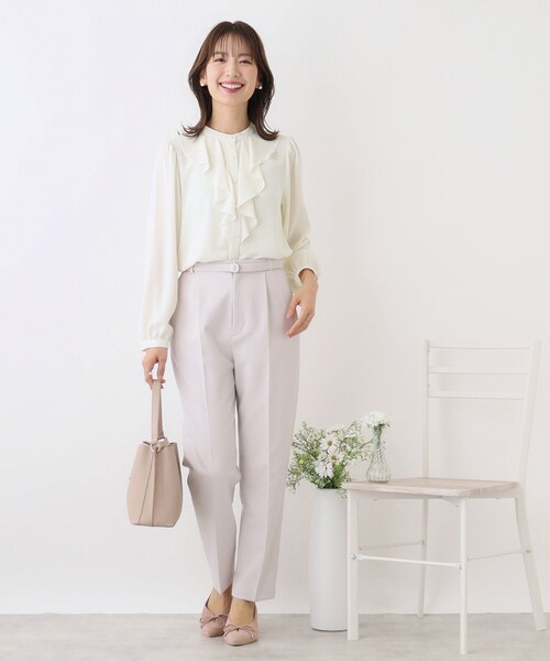 couture brooch（クチュールブローチ）の「◆【セレモニーシーン/お仕事にも】パール調釦ラッフルブラウス（シャツ/ブラウス・レディース・アイボリー/ネイビー・34/36/40/38/42）」の3枚目の写真