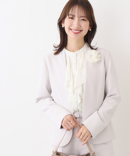 couture brooch（クチュールブローチ）の「◆【セレモニーシーン/お仕事にも】パール調釦ラッフルブラウス（シャツ/ブラウス・レディース・アイボリー/ネイビー・34/36/40/38/42）」の9枚目の写真