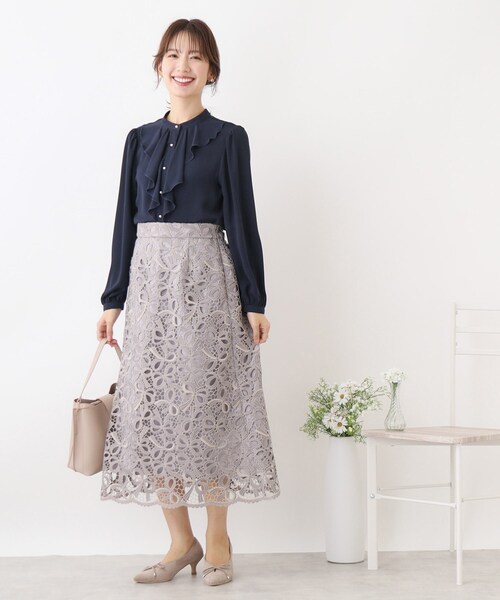 couture brooch（クチュールブローチ）の「◆【セレモニーシーン/お仕事にも】パール調釦ラッフルブラウス（シャツ/ブラウス・レディース・アイボリー/ネイビー・34/36/40/38/42）」の16枚目の写真