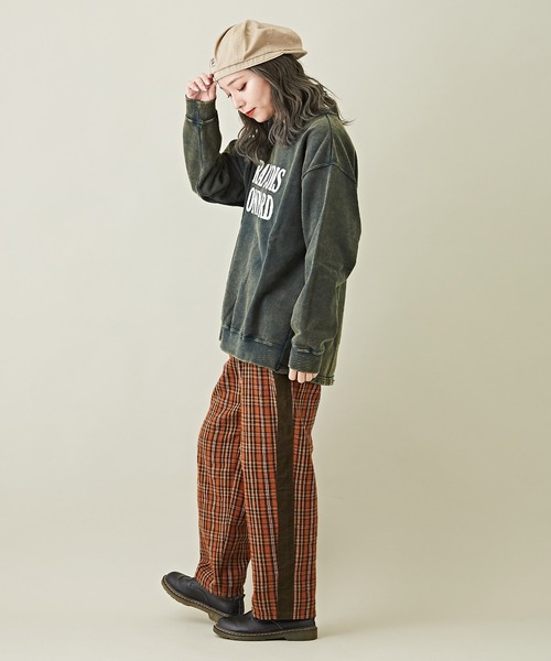 CUBE SUGAR（キューブシュガー）の「ケミカル加工フロッキーロゴプリントトレーナー（スウェット・レディース・ブラック/ピンク/ベージュ/グリーン/マルチ・M）」の17枚目の写真