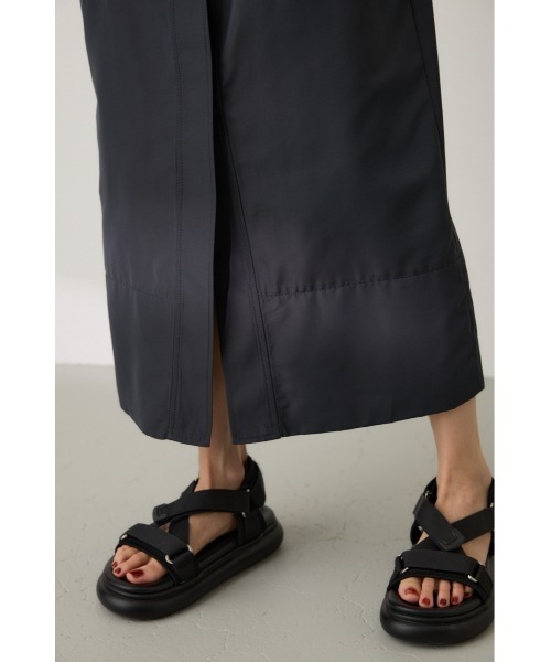 crie conforto（クリーコンフォルト）の「2WAYカーゴジャンパースカート（ジャンパースカート・レディース・ライトカーキ/チャコールグレー・FREE）」の16枚目の写真