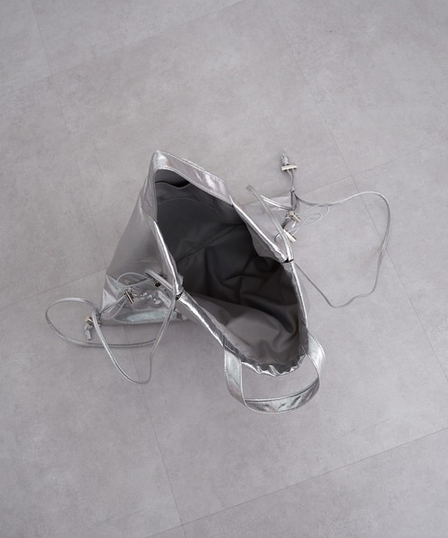 Chico（チコ）の「【2024SS】シャーリングナップサック（バックパック/リュック・レディース・ホワイト/シルバー/ブラック・FREE）」の15枚目の写真