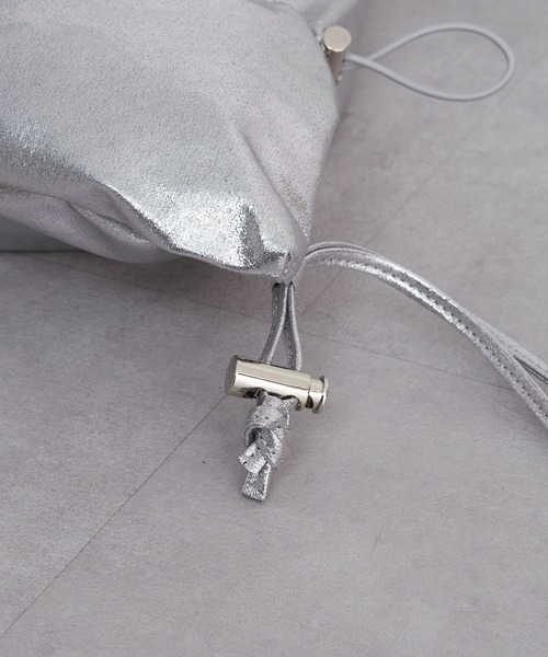 Chico（チコ）の「【2024SS】シャーリングナップサック（バックパック/リュック・レディース・ホワイト/シルバー/ブラック・FREE）」の17枚目の写真