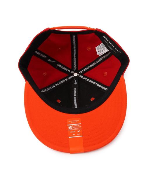 green label relaxing(グリーンレーベルリラクシング)の「NIKE フューチュラキャップ(キャップ・キッズ・ブラック/レッド・フリー)」の7枚目の写真