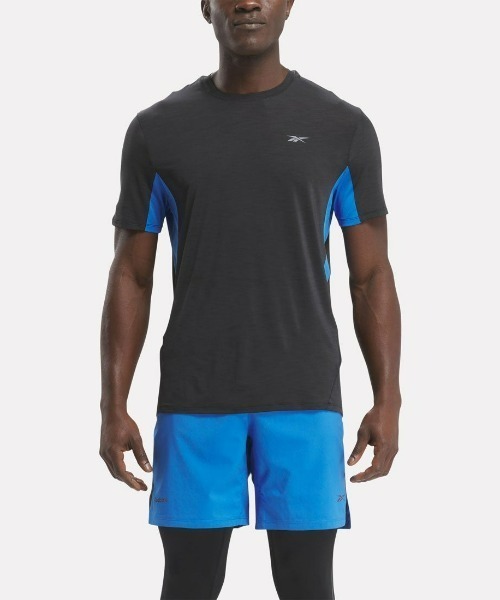 Reebok（リーボック）の「アスリート Tシャツ 2.0 CHILL / ATHLETE TEE 2.0 RBK-CHILL（Tシャツ/カットソー・メンズ・ブルー/ブラック×ブルー/ライトグレー/ダークブルー/ブラック・LARGE/MEDIUM/SMALL/XX-LARGE/X-LARGE）」の2枚目の写真