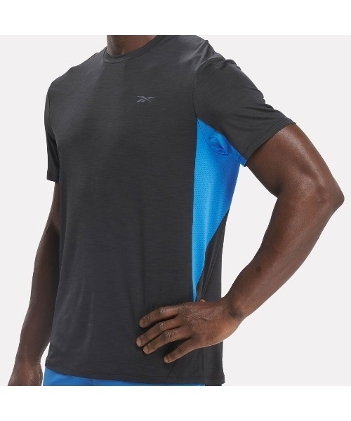 Reebok（リーボック）の「アスリート Tシャツ 2.0 CHILL / ATHLETE TEE 2.0 RBK-CHILL（Tシャツ/カットソー・メンズ・ブルー/ブラック×ブルー/ライトグレー/ダークブルー/ブラック・LARGE/MEDIUM/SMALL/XX-LARGE/X-LARGE）」の8枚目の写真